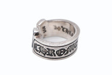 Load image into Gallery viewer, CHROME HEARTS クロムハーツ SM SCROLL LABEL スクロールラベルリング スモール 重量約16.6g サイズ19号 シルバー925 美品 中古 4b011660
