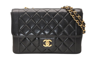 極美品 CHANEL シャネル Wチェーン マトラッセ 23cm ショルダーバッグ ココマーク 4番台 ラムスキン ブラック ゴールド金具 中古 4b012067