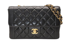Load image into Gallery viewer, 極美品 CHANEL シャネル Wチェーン マトラッセ 23cm ショルダーバッグ ココマーク 4番台 ラムスキン ブラック ゴールド金具 中古 4b012067