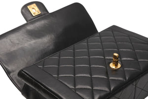 極美品 CHANEL シャネル Wチェーン マトラッセ 23cm ショルダーバッグ ココマーク 4番台 ラムスキン ブラック ゴールド金具 中古 4b012067