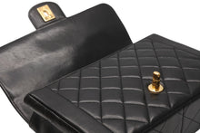 Load image into Gallery viewer, 極美品 CHANEL シャネル Wチェーン マトラッセ 23cm ショルダーバッグ ココマーク 4番台 ラムスキン ブラック ゴールド金具 中古 4b012067