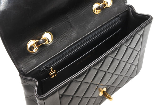 極美品 CHANEL シャネル Wチェーン マトラッセ 23cm ショルダーバッグ ココマーク 4番台 ラムスキン ブラック ゴールド金具 中古 4b012067