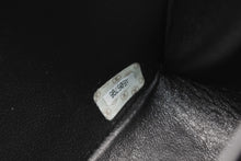 Load image into Gallery viewer, 極美品 CHANEL シャネル Wチェーン マトラッセ 23cm ショルダーバッグ ココマーク 4番台 ラムスキン ブラック ゴールド金具 中古 4b012067