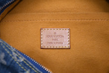 Load image into Gallery viewer, LOUIS VUITTON ルイヴィトン バギーGM ショルダーバッグ M95048 モノグラムデニム ブルー ゴールド金具 美品 中古 4b011918
