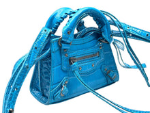 Load image into Gallery viewer, BALENCIAGA バレンシアガ クロコ型押し ネオ クラシック シティ ミニ ショルダーバッグ ブルー系 レザー 669537 コッパ―金具 美品 中古 4b011373
