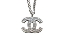 Load image into Gallery viewer, CHANEL シャネル ココマーク ネックレス 重量約6.6g 05V刻印 全長約43cm メタル シルバー アクセサリー 美品 中古 4b011927