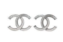 Load image into Gallery viewer, 新品同様品 CHANEL シャネル デカココマーク チェーン柄 ピアス I24C シルバー メタル 重量10.0g 中古 4b011949