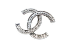 Load image into Gallery viewer, 新品同様品 CHANEL シャネル デカココマーク チェーン柄 ピアス I24C シルバー メタル 重量10.0g 中古 4b011949