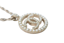 Load image into Gallery viewer, CHANEL シャネル ネックレス 重量約20.0g A21V刻印 ココマーク GP メタル フェイクパール ゴールド 美品 中古 4b012382