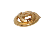 Load image into Gallery viewer, 極美品 CHANEL シャネル ココマーク イヤリング 重量約18.7g 94P刻印 GP メタル ゴールド ヴィンテージ ボタン型 中古 4b011925