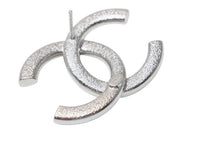 Load image into Gallery viewer, 新品同様品 CHANEL シャネル デカココマーク チェーン柄 ピアス I24C シルバー メタル 重量10.0g 中古 4b011949