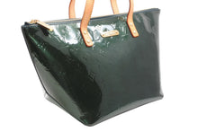 Load image into Gallery viewer, 極美品 LOUIS VUITTON ルイヴィトン ベルヴューGM ハンドバッグ M93673 グリーン モノグラムヴェルニ レザー ゴールド金具 中古 4b013024