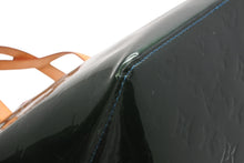 Load image into Gallery viewer, 極美品 LOUIS VUITTON ルイヴィトン ベルヴューGM ハンドバッグ M93673 グリーン モノグラムヴェルニ レザー ゴールド金具 中古 4b013024