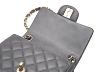 Load image into Gallery viewer, 極美品 CHANEL シャネル ミニマトラッセ17 シングルフラップ ショルダーバッグ 29番台 ココマーク ラムスキン グレー 中古 4b012064