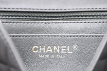 Load image into Gallery viewer, 極美品 CHANEL シャネル ミニマトラッセ17 シングルフラップ ショルダーバッグ 29番台 ココマーク ラムスキン グレー 中古 4b012064