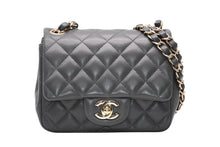 Load image into Gallery viewer, 極美品 CHANEL シャネル ミニマトラッセ17 シングルフラップ ショルダーバッグ 29番台 ココマーク ラムスキン グレー 中古 4b012064