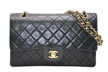 Load image into Gallery viewer, CHANEL シャネル マトラッセ 25 Wフラップ Wチェーン ショルダーバッグ ブラック ラムスキン 1番台 ゴールド金具 美品 中古 4b012066