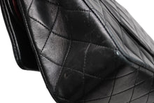 Load image into Gallery viewer, CHANEL シャネル マトラッセ 25 Wフラップ Wチェーン ショルダーバッグ ブラック ラムスキン 1番台 ゴールド金具 美品 中古 4b012066