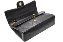 Load image into Gallery viewer, CHANEL シャネル マトラッセ 25 Wフラップ Wチェーン ショルダーバッグ ブラック ラムスキン 1番台 ゴールド金具 美品 中古 4b012066