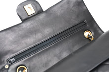 Load image into Gallery viewer, CHANEL シャネル マトラッセ 25 Wフラップ Wチェーン ショルダーバッグ ブラック ラムスキン 1番台 ゴールド金具 美品 中古 4b012066
