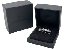 Load image into Gallery viewer, 新品未使用 CHROME HEARTS クロムハーツ × ミキモト MIKIMOTO CHプラス ブローチ PT950 18K 中古 4b012271