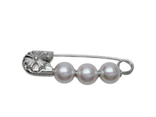 Load image into Gallery viewer, 新品未使用 CHROME HEARTS クロムハーツ × ミキモト MIKIMOTO CHプラス ブローチ PT950 18K 中古 4b012271
