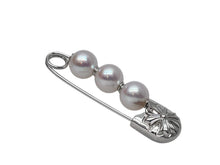Load image into Gallery viewer, 新品未使用 CHROME HEARTS クロムハーツ × ミキモト MIKIMOTO CHプラス ブローチ PT950 18K 中古 4b012271