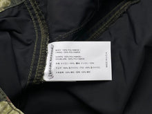 Load image into Gallery viewer, 新品未使用 CHROME HEARTS クロムハーツ スイムショーツ サーフパンツ 水着 サイズ34 クロスボール ボロチップ カモフラ柄 中古 4b012239