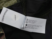 Load image into Gallery viewer, 新品未使用 CHROME HEARTS クロムハーツ スイムショーツ サーフパンツ 水着 サイズ34 クロスボール ボロチップ カモフラ柄 中古 4b012239