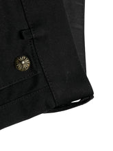 Load image into Gallery viewer, 極美品 CHROME HEARTS クロムハーツ セメタリークロスパッチパンツ サイズ36 40パッチ レザー コットン ブラック カモフラ柄 中古 4b012171