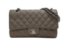 Load image into Gallery viewer, 極美品 CHANEL シャネル マトラッセ25 Wフラップ Wチェーンショルダーバッグ 14番台 ココマーク キャビアスキン グレージュ 中古 4b011860