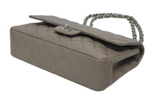 Load image into Gallery viewer, 極美品 CHANEL シャネル マトラッセ25 Wフラップ Wチェーンショルダーバッグ 14番台 ココマーク キャビアスキン グレージュ 中古 4b011860