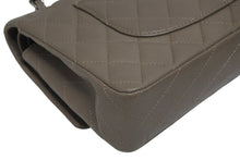 Load image into Gallery viewer, 極美品 CHANEL シャネル マトラッセ25 Wフラップ Wチェーンショルダーバッグ 14番台 ココマーク キャビアスキン グレージュ 中古 4b011860