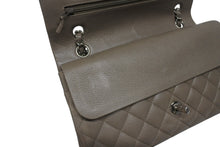 Load image into Gallery viewer, 極美品 CHANEL シャネル マトラッセ25 Wフラップ Wチェーンショルダーバッグ 14番台 ココマーク キャビアスキン グレージュ 中古 4b011860