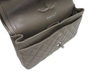 Load image into Gallery viewer, 極美品 CHANEL シャネル マトラッセ25 Wフラップ Wチェーンショルダーバッグ 14番台 ココマーク キャビアスキン グレージュ 中古 4b011860