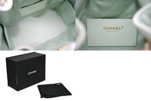 Load image into Gallery viewer, 新品同様 CHANEL シャネル シャネル25 スモール ハンドバッグ AS5293 ランダム番台 ココマーク キャビアスキン グリーン 中古 4b012309