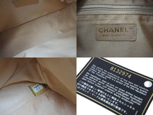 Load image into Gallery viewer, 極美品 CHANEL シャネル ボーリングハンドバッグ ココマーク ミニバッグ 8番台 キャビスキン ベージュ ゴールド金具 中古 4b001228