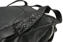 Load image into Gallery viewer, 極美品 CHROME HEARTS クロムハーツ BSフレア バックパック リュック ガンスリンガー レザー シルバー925 ブラック 中古 4b012530