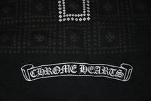 Load image into Gallery viewer, CHROME HEARTS クロムハーツ CHクロス フレームドクロス ジップ プリント パーカー サイズXXL 美品 中古 4b012315