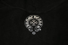 Load image into Gallery viewer, CHROME HEARTS クロムハーツ CHクロス フレームドクロス ジップ プリント パーカー サイズXXL 美品 中古 4b012315