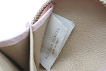 Load image into Gallery viewer, 極美品 Bottega Veneta ボッテガヴェネタ コインケース イントレチャート イタリア製 レザー ピンク ゴールド金具 中古 4b011880
