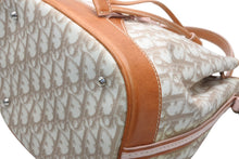 Load image into Gallery viewer, Christian Dior クリスチャンディオール チェーンハンドバッグ 03-BO-0017 トロッター柄 PVC レザー シルバー金具 巾着 美品 中古 4b012344