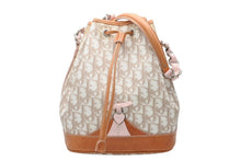 Load image into Gallery viewer, Christian Dior クリスチャンディオール チェーンハンドバッグ 03-BO-0017 トロッター柄 PVC レザー シルバー金具 巾着 美品 中古 4b012344