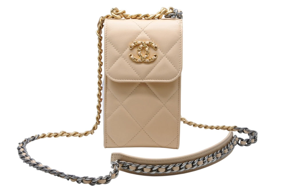 極美品 CHANEL シャネル フォンホルダー フォンポーチ AP1773 30番台 ココマーク ラムスキン キルティング ベージュ 中古 4b011912