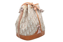 Load image into Gallery viewer, Christian Dior クリスチャンディオール チェーンハンドバッグ 03-BO-0017 トロッター柄 PVC レザー シルバー金具 巾着 美品 中古 4b012344