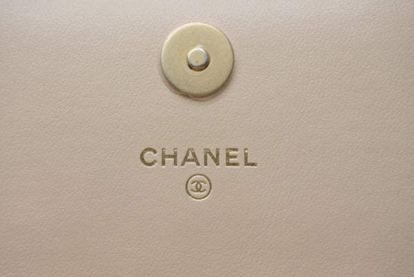 極美品 CHANEL シャネル フォンホルダー フォンポーチ AP1773 30番台 ココマーク ラムスキン キルティング ベージュ 中古 4b011912