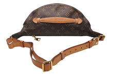 Load image into Gallery viewer, 極美品 LOUIS VUITTON ルイ ヴィトン バムバッグMM ショルダーバッグ M43644 ブラウン モノグラムキャンバス レザー ゴールド金具 中古 4b012247