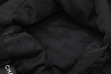 Load image into Gallery viewer, 新品未使用 CHANEL シャネル チャプカ帽子 2025-2026AW AAB266 B21494 U2819 ツイード スパンコール ブラック グレー ゴールド金具 中古 4b012352