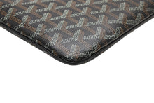 Load image into Gallery viewer, 極美品 GOYARD ゴヤール セナMM クラッチバッグ ヘリンボーン柄 ブラック ブラウン PVC レザー 中古 4b012357