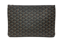 Load image into Gallery viewer, 極美品 GOYARD ゴヤール セナMM クラッチバッグ ヘリンボーン柄 ブラック ブラウン PVC レザー 中古 4b012357